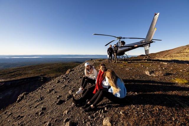 mount-tarawera-volcanic-adventure-by-helicopter_1